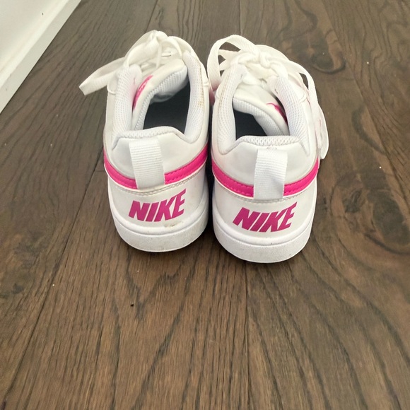 Nike Kids White and Pink Sneakers - Picture 4 of 4